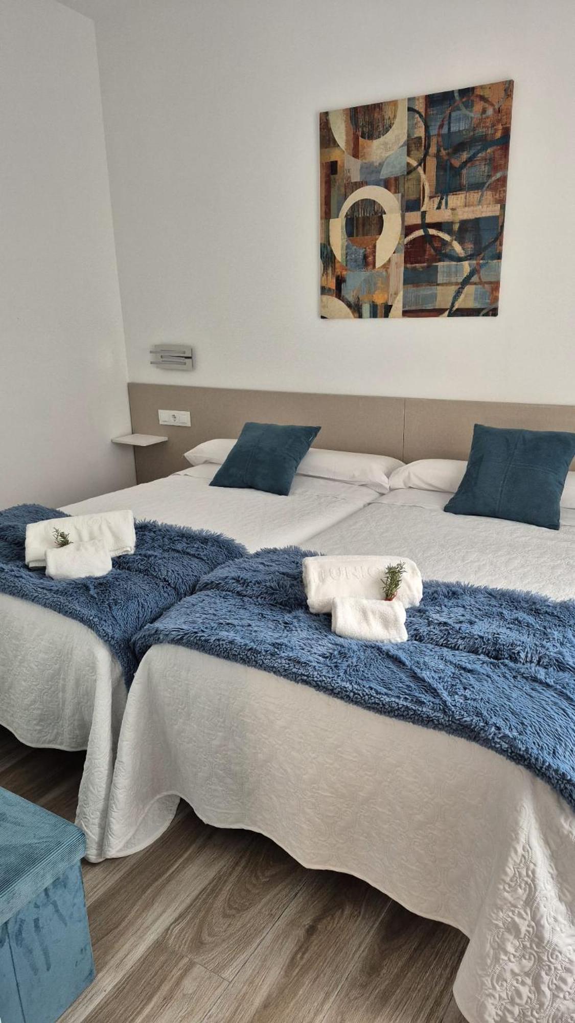 Tres Torres Apartamento Turistico Almoharin Esterno foto
